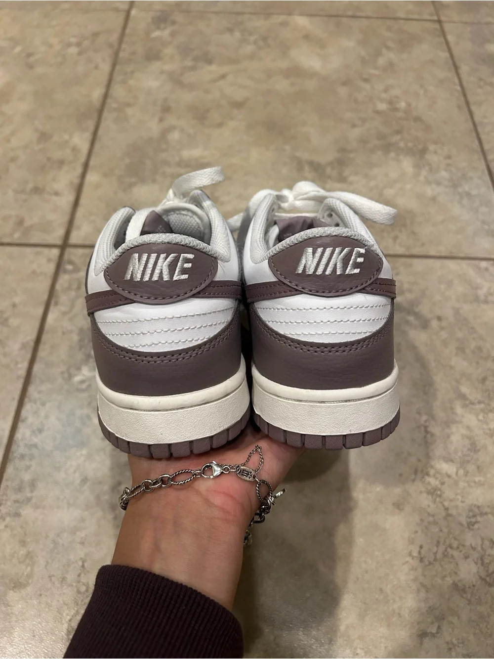 Nike classic low